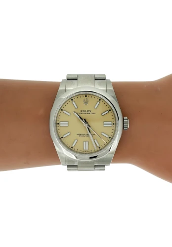 BRAND NEW UNWORN- Rolex 41mm Oyster Perpetual ( 2026 Box & Papers) Stainless Steel Model: 134300