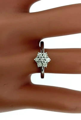 0.33ct Diamond & 9ct White Gold Cluster Ring 2.0g