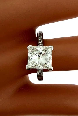 2.50ct Diamond & 18ct White Gold Solitaire Ring 3.4g