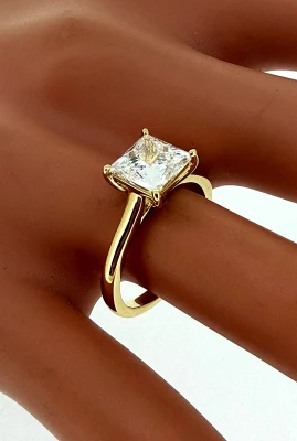 2.04ct Lab Grown Diamond & 18ct Gold Solitaire Ring 4.1g