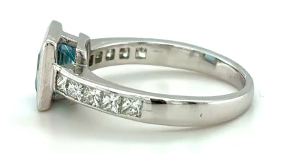2.00ct Aquarmarine & 0.50ct Diamond/Platinum Dress Ring 7.8g