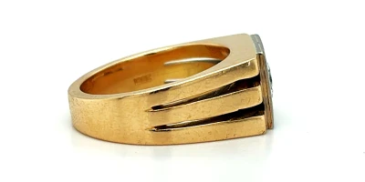 0.50ct Diamond & 18ct Gold Gents Ring 19.2g