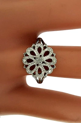 0.10ct Diamond & 9ct White Gold Flower/Dress Ring 2.07g