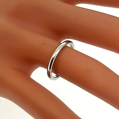 2.0mm Platinum Traditional Court Wedding Band 3.1g