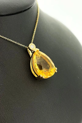 9.50ct Citrine & 0.08ct Diamond Pendant 9ct Gold 16/18Inch 5.43g