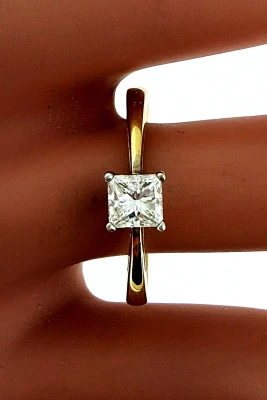 0.50ct Natural Diamond & 18ct Gold Solitaire Ring 3.3g