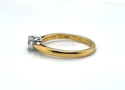 0.35ct Diamond & 18ct Yellow /White Gold Solitaire Ring 3.9g