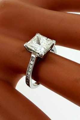 2.50ct Diamond & 18ct White Gold Solitaire Ring 3.4g