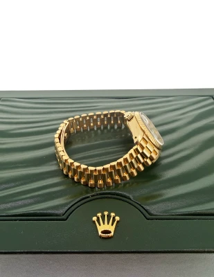 Rolex 26mm Date-Just ( Year 1983) 18ct Gold Model: 69178