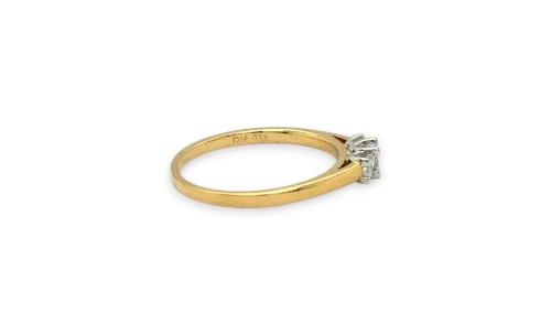 0.33ct Natural Princess Cut Diamond Trilogy Ring -18ct Gold 2.37g