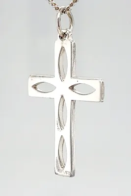 Sterling Silver Pierced Cross Pendant 3.1g ( 34 x 17 x 1.6mm )