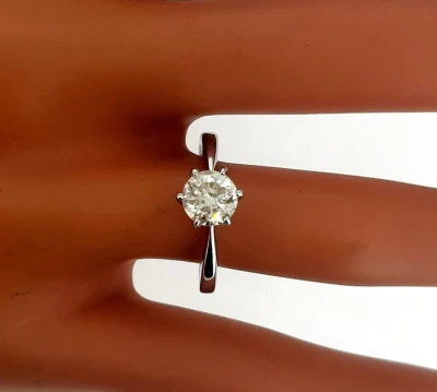 0.75ct Diamond & 18ct White Gold 6 Claw Solitaire Ring 3.2g