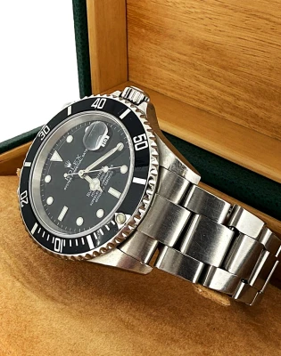 Rolex 40mm Submariner Date -Stainless Steel 2004 Box & Papers Model: 16610