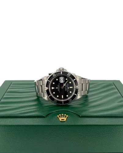 Rolex 40mm Submariner Date- Stainless Steel Year 1989 Model:16610