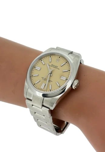 BRAND NEW UNWORN- Rolex 41mm Oyster Perpetual ( 2026 Box & Papers) Stainless Steel Model: 134300