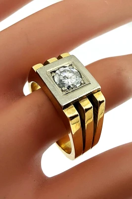 0.50ct Diamond & 18ct Gold Gents Ring 19.2g