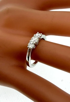 0.50ct Diamond & 18ct White Gold Trilogy Ring 3.7g