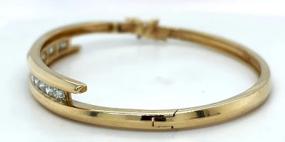 1.99ct Diamond & 14ct Gold Cross Over Bangle 17.4g 7.5 Inch