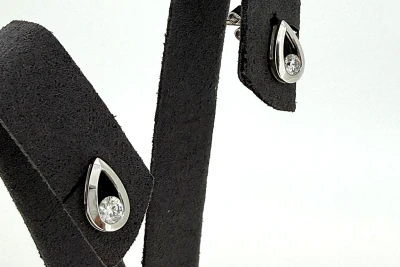 0.25ct Diamond & 18ct White Gold Pear Shape Stud Earrings 1.6g