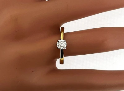 0.35ct Diamond & 18ct Yellow /White Gold Solitaire Ring 3.9g