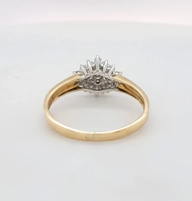 0.50ct Diamond & 9ct Gold Cluster Ring  - 2.7g