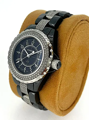 Chanel J12 ( Year 2010) 34.5mm Diamond & Ceramic