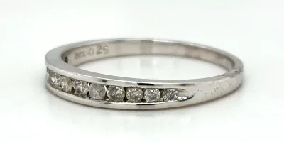 0.25ct Diamond & 18ct White Gold Half Channel set Band 2.1g