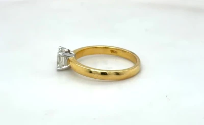 0.70ct Millennium Diamond & 18ct Gold Solitaire Ring 3.7g