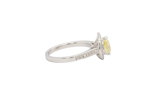 0.84ct Natural Yellow/White Diamond & 18ct White Gold Halo Ring 3.6g