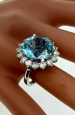 13.50ct Aquamarine & 2.06ct Diamond Dress Ring-18ct White Gold 10g