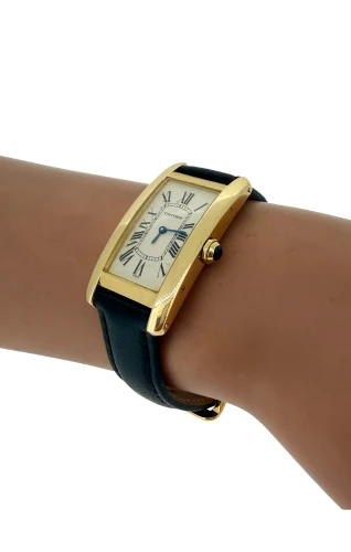 Cartier Tank Americaine 18ct Gold & Leather _Year Circa 2000 ( 22.0mm x 41.5mm) Model: 1720-1