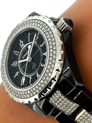 Chanel J12 ( Year 2010) 34.5mm Diamond & Ceramic