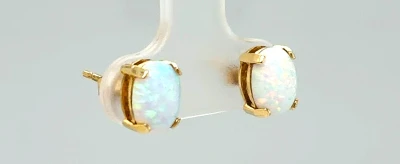 Opal & 9ct Gold Stud Earrings (8.00mm x 6.00mm) 1.2g