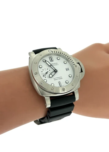 Panerai 42mm Submersible Bianco - Stainless Steel & Rubber (BRAND NEW -UNWORN 2026 Box & Papers) Model: PAM01590
