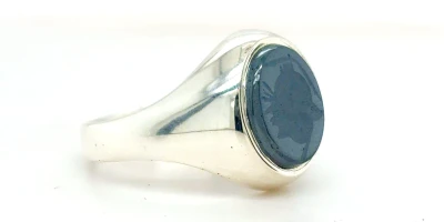 Hematite Intaglio Oval Signet Ring - Sterling Silver 6.7g