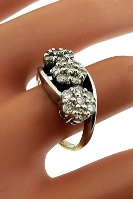 0.75ct Diamond & 18ct White Gold Trilogy Cluster Ring 5.9g