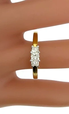 0.50ct Diamond & 18ct Gold Trilogy Ring 3.1g