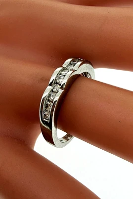 0.25ct Diamond & 9ct White Gold Eternity/Wedding Band 2.65g