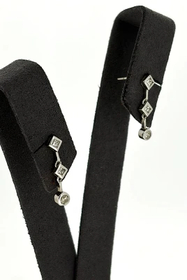 0.20ct Diamond & 18ct White Gold 18mm Drop Earrings 2.0g