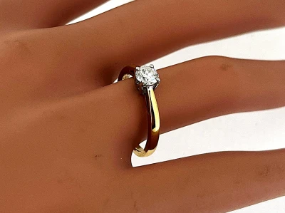 0.35ct Diamond & 18ct Yellow /White Gold Solitaire Ring 3.9g