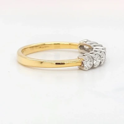 0.75ct Diamond & 18ct Gold 7 stone Eternity Ring 3.1g