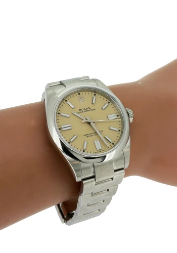 BRAND NEW UNWORN- Rolex 41mm Oyster Perpetual ( 2026 Box & Papers) Stainless Steel Model: 134300