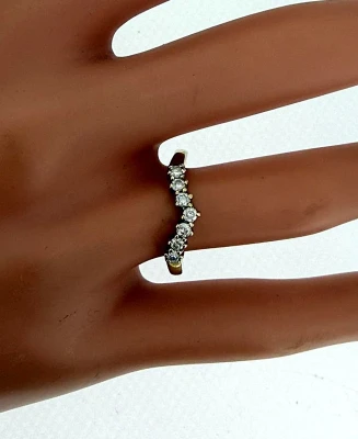 0.25ct Diamond & 9ct Gold Wishbone Ring 1.7g