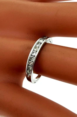 0.25ct Diamond & 18ct White Gold Half Channel set Band 2.1g