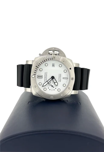Panerai 42mm Submersible Bianco - Stainless Steel & Rubber (BRAND NEW -UNWORN 2026 Box & Papers) Model: PAM01590