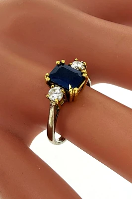 0.70ct Sapphire & 0.20ct Diamond Trilogy Ring-18ct Gold 3.18g