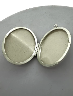 Sterling Silver Locket Pendant 8.9g ( 44 x 31.5 x 10.7mm )