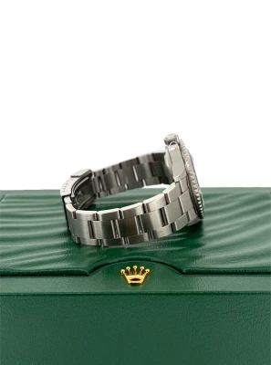 Rolex 40mm Submariner Date -Stainless Steel 2009 Box & Papers : Model 16610