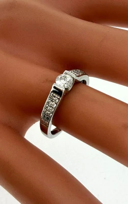 0.50ct Diamond & 18ct White Gold Solitaire Ring  2.5g