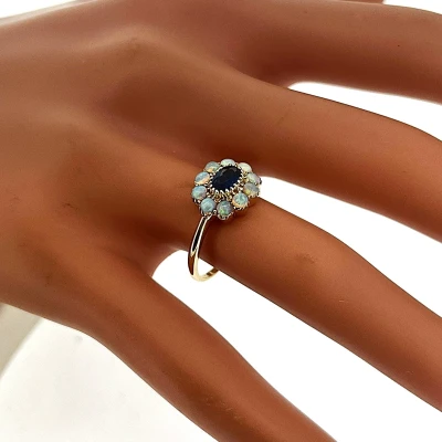 0.30ct Sapphire & Opal -9ct Gold Dress Ring 1.8g